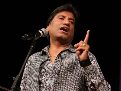  Comedian Raju Srivastav Passes Away-TeluguStop.com