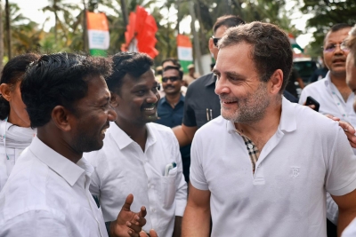  Cong Attacks Bjp's Rahul Gandhi T-shirt Jibe With Modi's Rs 10l Suit-TeluguStop.com