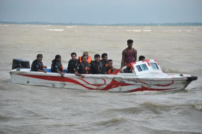  Death Toll From B'desh Boat Capsize Reaches 61-TeluguStop.com