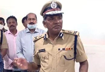  Dgp Rajendranath Reddy Attended Ap High Court-TeluguStop.com