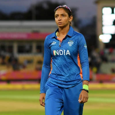 England Are Still A Very Good Side Despite Missing Nat Sciver: Harmanpreet Kaur England Are Still A Very Good Side Despite Missing Nat Sciver: Harmanpreet Kaur-TeluguStop.com