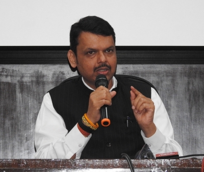  Fadnavis Rakes Up Stalled Nanar Mega-refinery Issue, Embarrasses Mva-TeluguStop.com