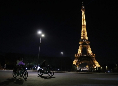  French Energy Sobriety Plan To Switch Off Paris Monuments At Night-TeluguStop.com
