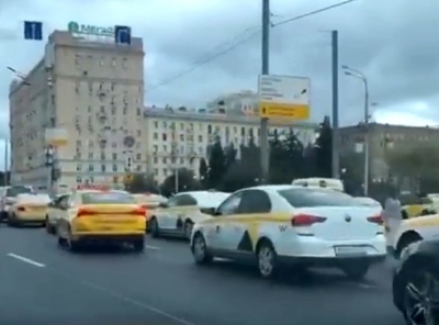  Hackers Send Cabs To Same Location In Russia, Creates Huge Traffic Jam-TeluguStop.com