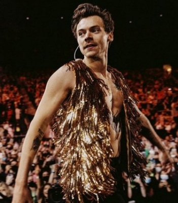  Harry Styles' Body, Soul-baring Performance In 'my Policeman' Seduces Toronto-TeluguStop.com