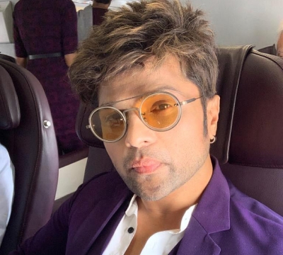  Himesh Reshammiya: Pressure Automatically Increases When You Have Famous Parents-TeluguStop.com