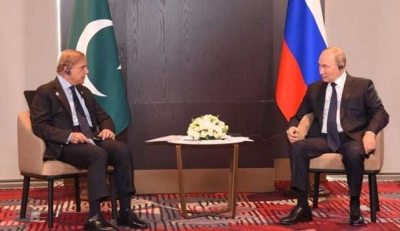  Imran Claims Shehbaz Felt Intimidated In Putin's Presence-TeluguStop.com