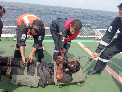  Indian Coast Guard Rescues 19 From Sinking Cargo Ship Near Maha Shore-TeluguStop.com