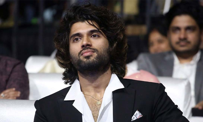  Is Fathers Hand In Vijay Devarakonda Movies Details, Vijay Devarakonda,vijay's F-TeluguStop.com