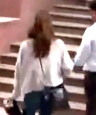 Jacqueline Fernandez Leaves Eow Office After 8-hour Grilling Jacqueline Fernandez Leaves Eow Office After 8-hour Grilling-TeluguStop.com