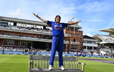  Jhulan Goswami Inspired Many Women To Take Up Sport, Says Kohli-TeluguStop.com