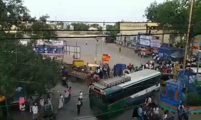  Kadapa Municipal Corporation Officials Closed Rtc Bus Stand Due To Non Payment O-TeluguStop.com