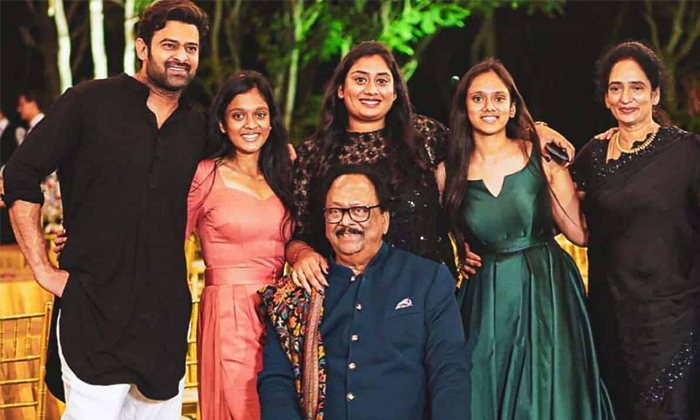  Krishnam Raju Daughter Loss 100 Crores In Radhe Shyam Movie Details, Krishnam Ra-TeluguStop.com