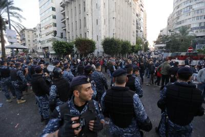  Lebanon To Adopt Strict Security Measures After Bank Raids-TeluguStop.com