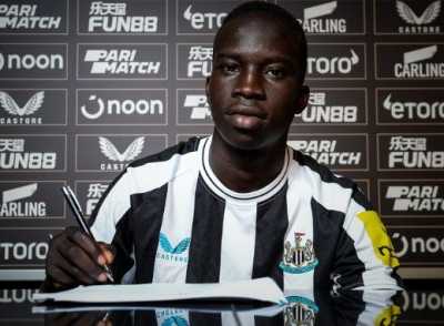  Newcastle United Finalise Deal To Sign Australian Teenager Garang Kuol-TeluguStop.com