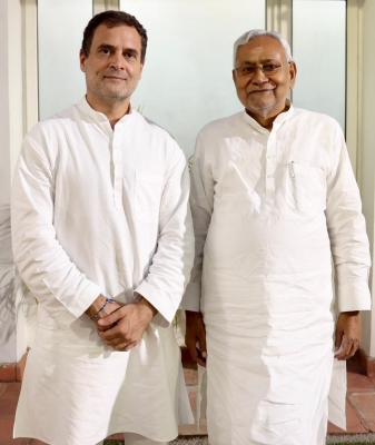  Nitish, Rahul Meeting Goes On For Nearly An Hour-TeluguStop.com