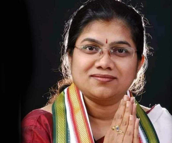  Palvai Sravanti Was A Munugodu Congress Candidate-TeluguStop.com