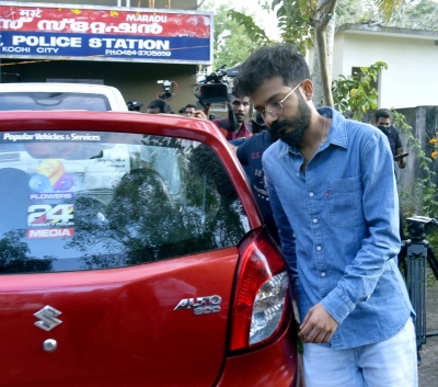  Relief For Malayalam Actor Sreenath Bhasi As Woman Journalist Withdraws Complain-TeluguStop.com
