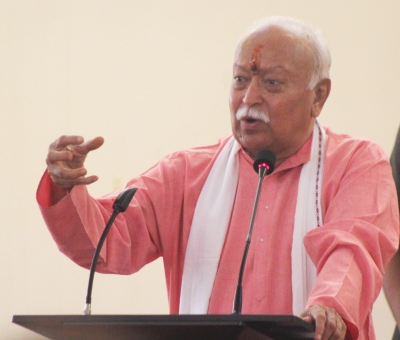  Rss Chief Mohan Bhagwat Visits Mosque, Meets Umer Ilyasi Of Imam Foundation-TeluguStop.com