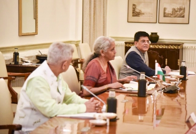  Sitharaman Participates In Roundtable Conference With Singapore, Discusses Bilat-TeluguStop.com