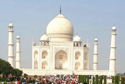  Stormy Start To Tourist Season As Sc Order Leads To Tension Around Taj Mahal-TeluguStop.com