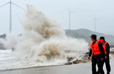  Taiwan Issues Warning As Typhoon Muifa Approaches-TeluguStop.com