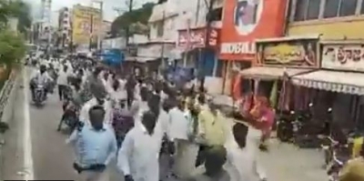  Tension In Ap Town As Tdp Stages Protest Over Ex-minister's Remarks-TeluguStop.com
