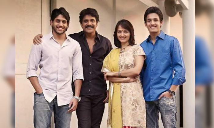 Telugu Akhil, Amala Akkineni, Gauthami, Harikrishna, Jr Ntr, Kalyan Ram, Manchu