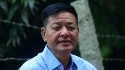  Tibetan Leader Tsering Greets King Charles Iii-TeluguStop.com