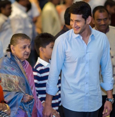  Tollywood Star Mahesh Babu's Mother Passes Away, Condolences Pour In-TeluguStop.com