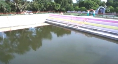  Up Tops In Construction Of Amrit Sarovars-TeluguStop.com