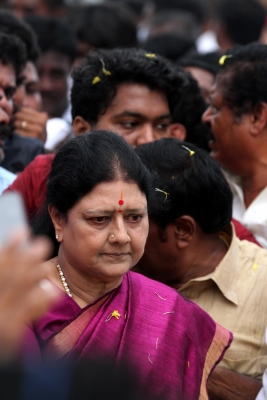  Will Lead Aiadmk At Appropriate Time: Sasikala-TeluguStop.com