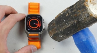  Youtuber Tests Apple Watch Ultra Durability With Hammer-TeluguStop.com