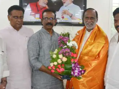  Former Mp Boora Narsaiah Goud Joined Bjp-TeluguStop.com