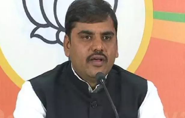 Kcr Should Apologize.. Ap Bjp Leader Demands Kcr Should Apologize.. Ap Bjp Leader Demands-TeluguStop.com