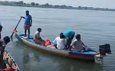  Two Youths Drowned In Krishna River. .tragedy In Suryapet District-TeluguStop.com