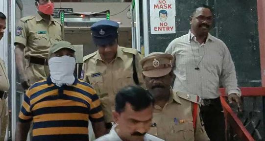  Naeem's Follower Seshanna Remanded For 14 Days-TeluguStop.com