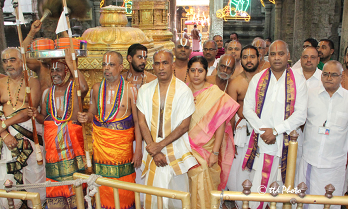  Diwali Asthana Was Performed By Temple Priests In Tirumala Srivari Temple , Tiru-TeluguStop.com