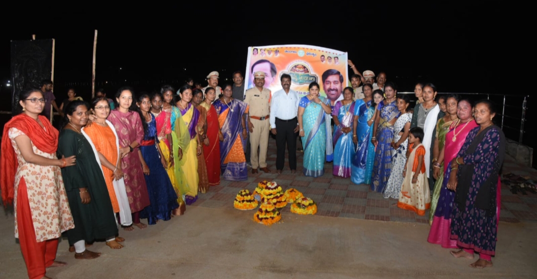  Bathukamma Is Special For Telangana State-TeluguStop.com