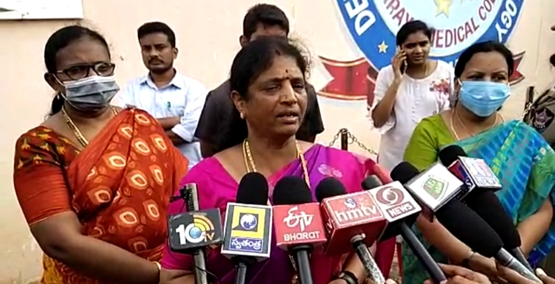  Kakinada  Murder Mp Vanga Geeta-TeluguStop.com