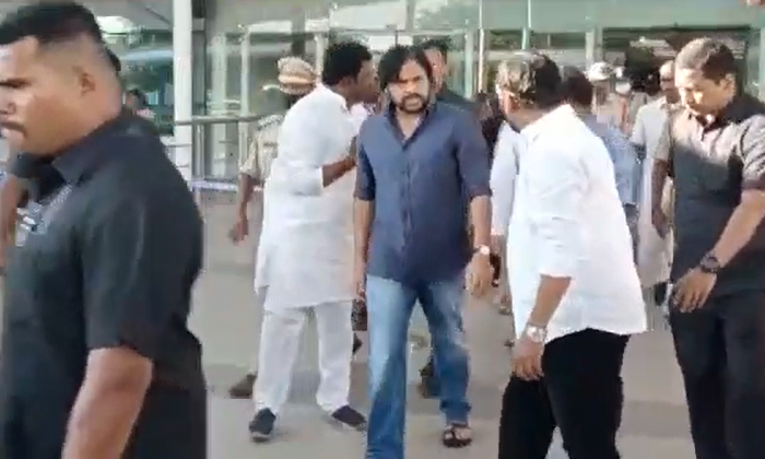  Janasena Chief Pawan Kalyan Reached Gannavaram Airport From Visakha , Visakha, G-TeluguStop.com