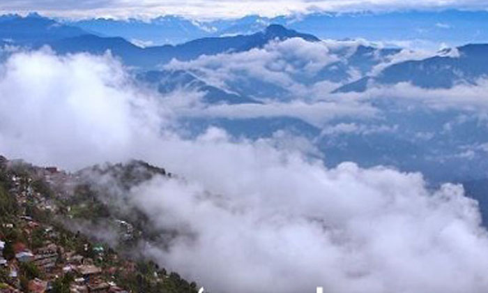  Tourists Flocking To Those Parts Of Ap During The Festival Because Lambasingi,-TeluguStop.com