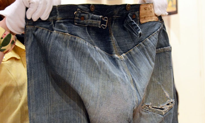  Wow, This Old Pair Of Jeans Cost Rs. 62 Lakhs, Because Levi's Jeans, Auction, Ex-TeluguStop.com