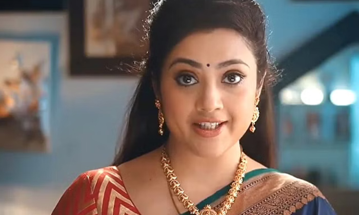  Meena Reveals She Is Jealous Of Aishwarya Rai Bachchan Ahead Of Ponniyin Selvan,-TeluguStop.com