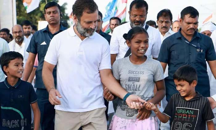 Public Mood Of Telugu States Only Politics No Cinema ,rahul Gandhi, Bharat Jodo Public Mood Of Telugu States Only Politics No Cinema ,rahul Gandhi, Bharat Jodo-TeluguStop.com