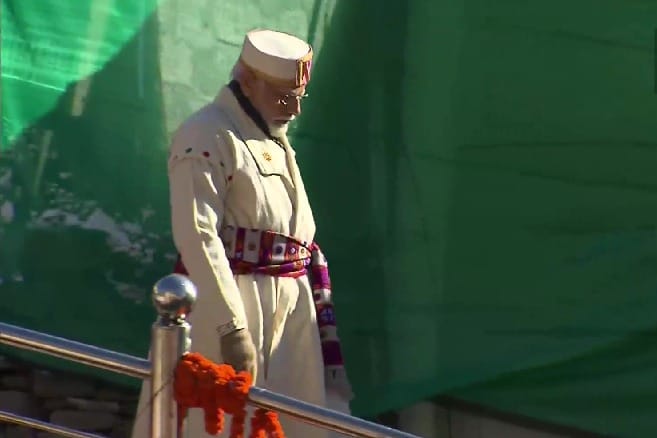  Prime Minister Modi In Traditional Attire-TeluguStop.com