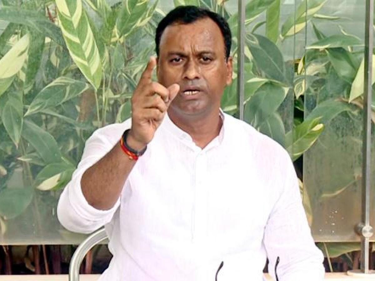  Bjp Leader Rajagopal Reddy Fires On Trs-TeluguStop.com