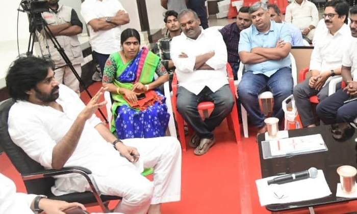 That Thought Led Me Towards Politics Pawan Sensational Comments With Visakhapatn That Thought Led Me Towards Politics Pawan Sensational Comments With Visakhapatn-TeluguStop.com