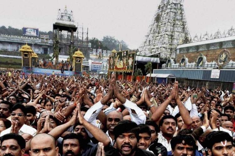  Crowd Of Devotees Increased In Tirumala-TeluguStop.com