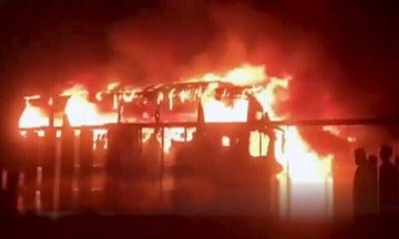  A Bus Caught Fire In Pakistan.. 21 People Were Burnt Alive-TeluguStop.com